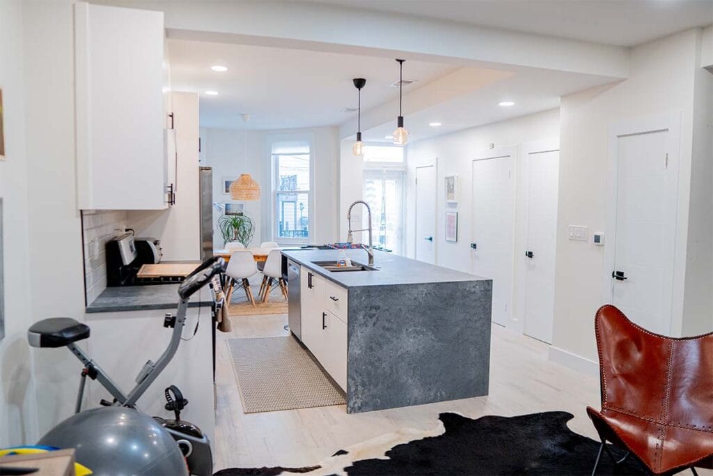 Wide view of a open-concept kitchen in DC